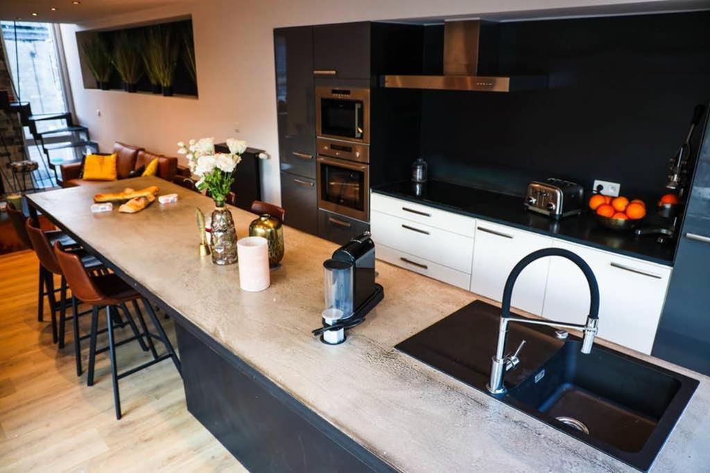 Amazon Corten Marche-en-Famenne Exterior photo