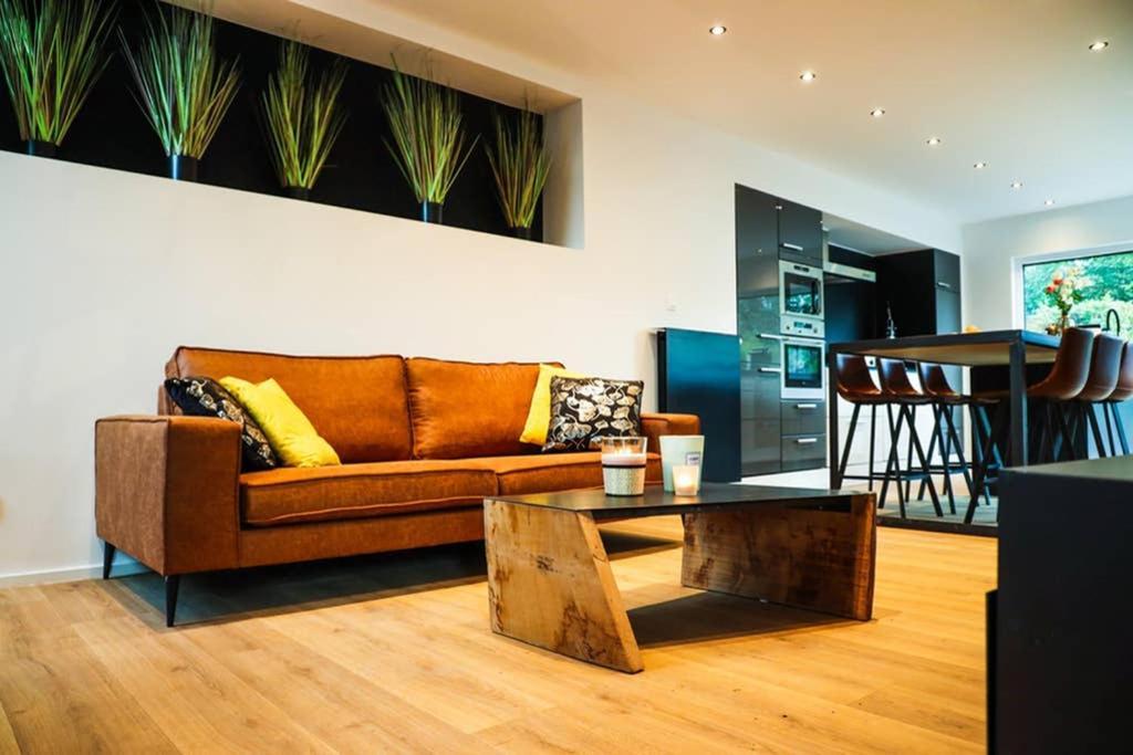 Amazon Corten Marche-en-Famenne Exterior photo